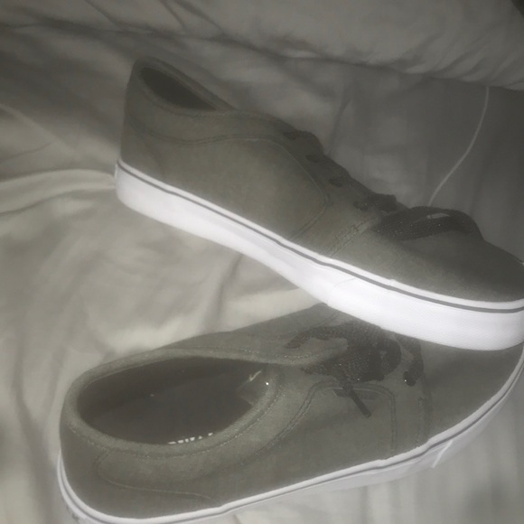 Air walk Shoes - Picture 1 of 1